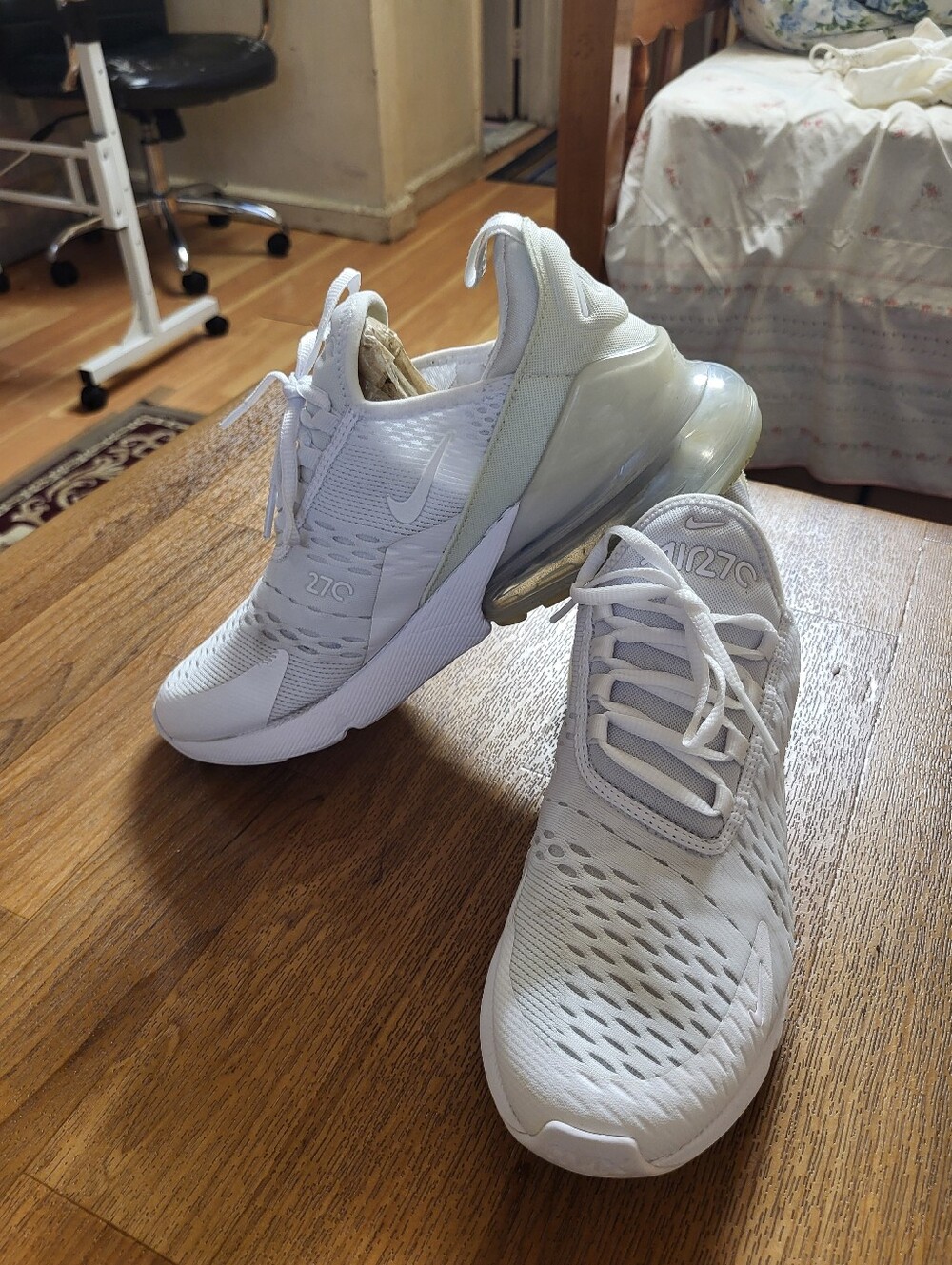 NIKE AIR MAX 270 TRIPLE WHITE METALLIC SILVER #943345-103 KID SIZE 7Y.